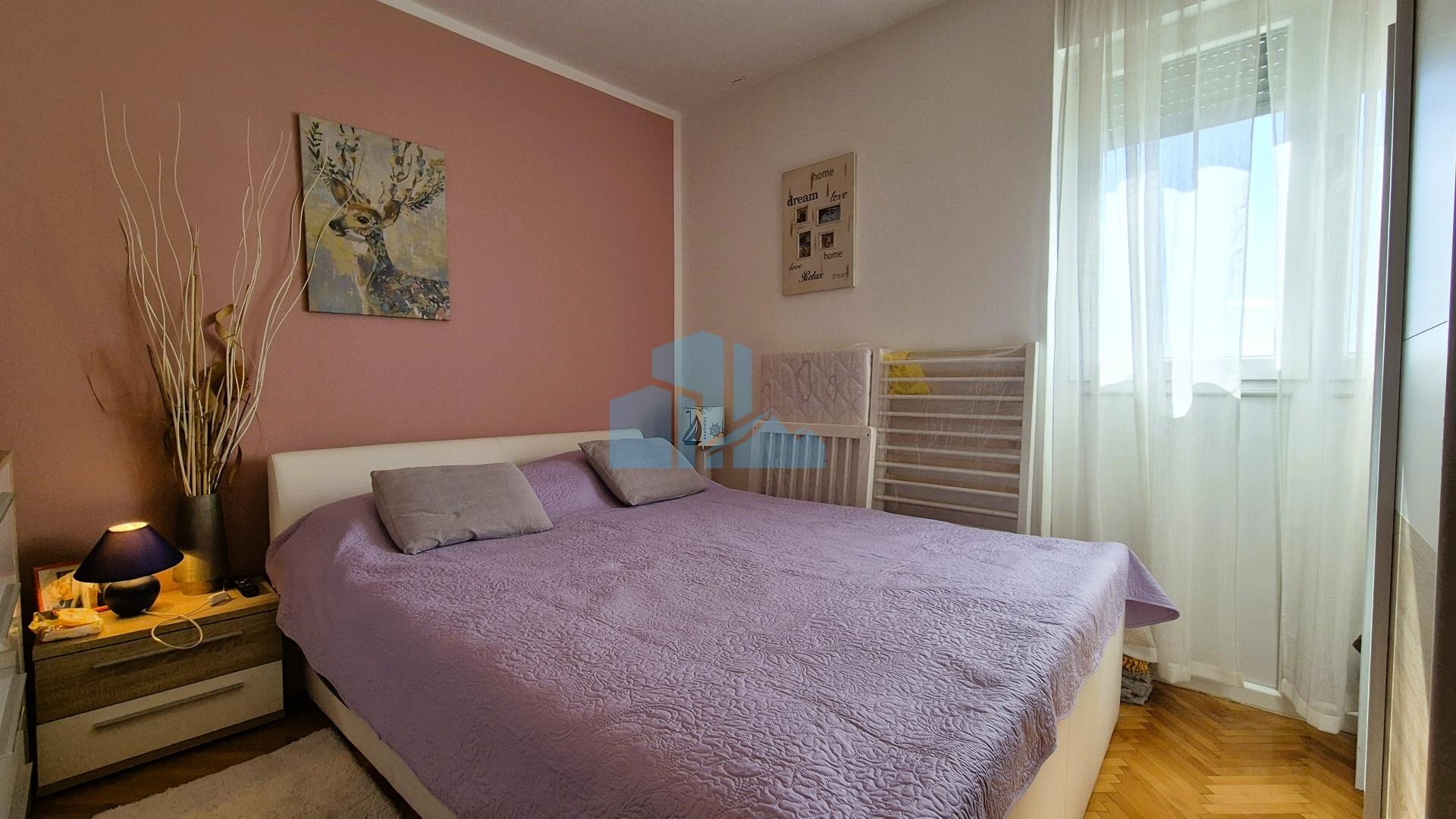 Šibenik – Baldekin - Kompletno renoviran i opremljen stan 51 m²