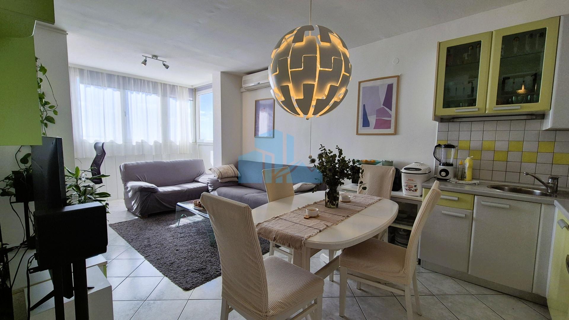 Šibenik – Baldekin - Kompletno renoviran i opremljen stan 51 m²