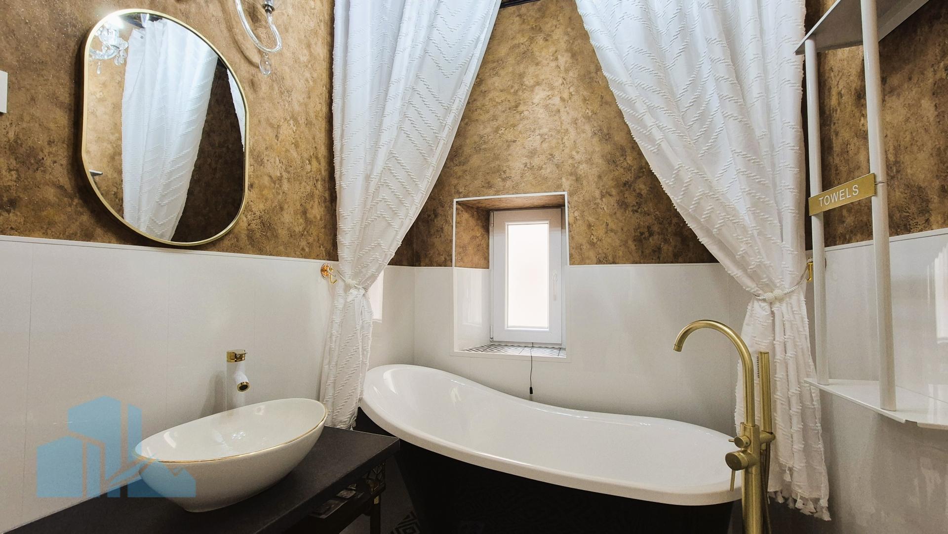 Stan u staroj jezgri – kompletno adaptiran 2026 - useljiv, top lokacija blizu Poljane