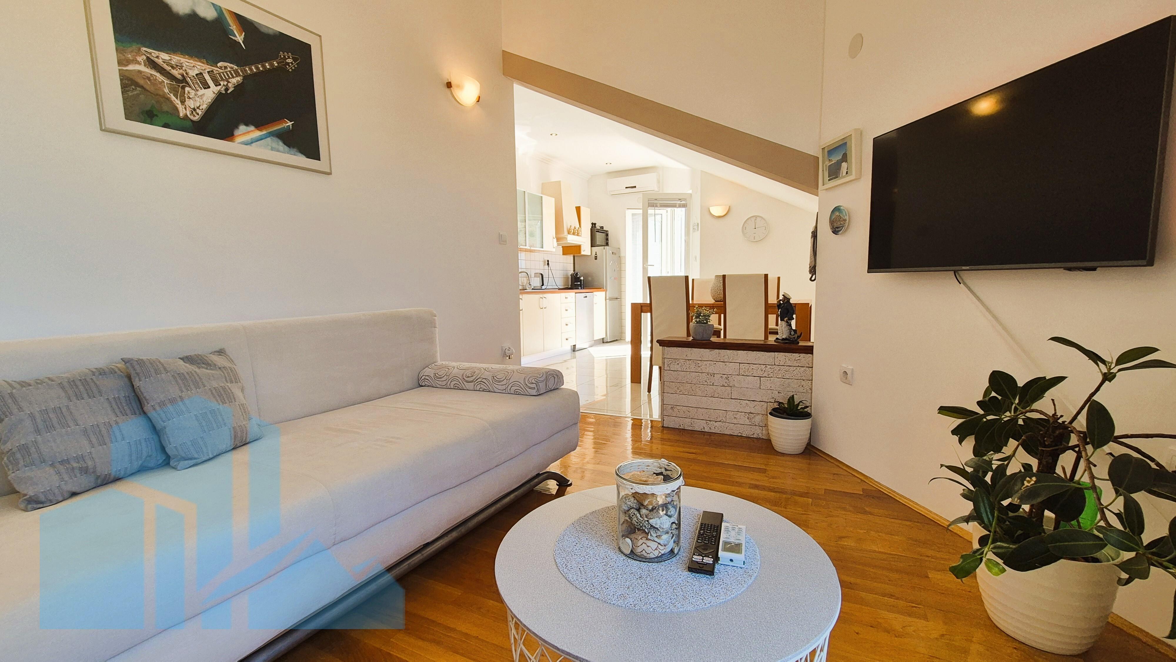 Stan: Žaborić, 50.00 m2 sa garažom