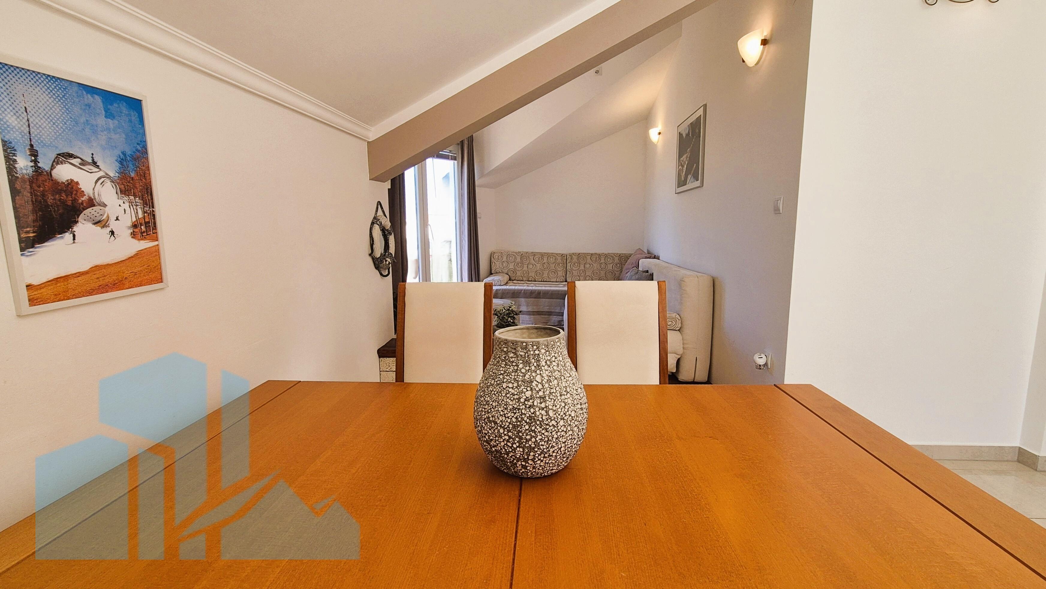 Stan: Žaborić, 50.00 m2 sa garažom